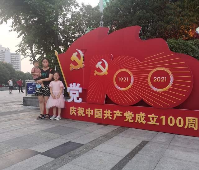 骁龙8G2也要清仓，2K直屏+200W闪充+1TB内存，iQOO彻底发力！